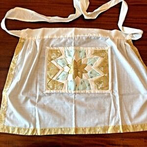 Vintage Quilt Block  and flowers Kids Apron 19 X 21 Thick Material‎